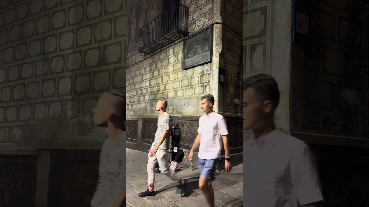 Golden voice in BARCELONA – Lucho Dragone  #travel #barcelona #spain @luchodragone