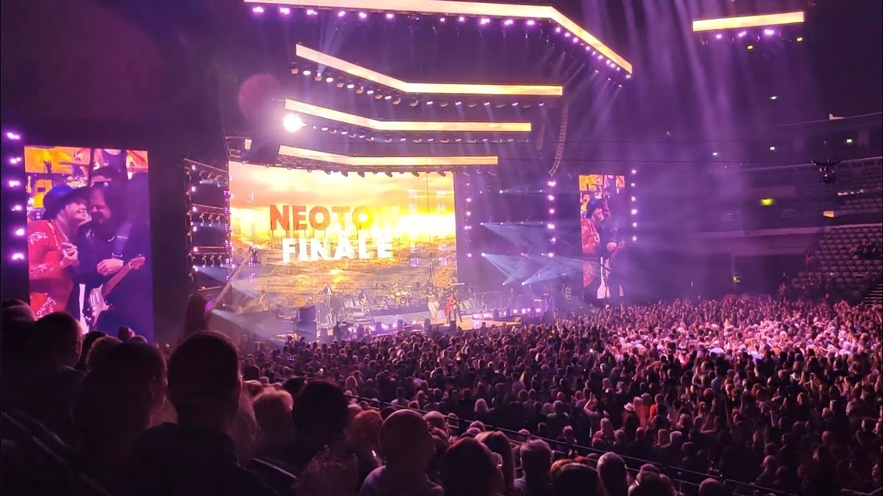 NEOTON FINÁLÉ ~ I Love You // MVM Dome 