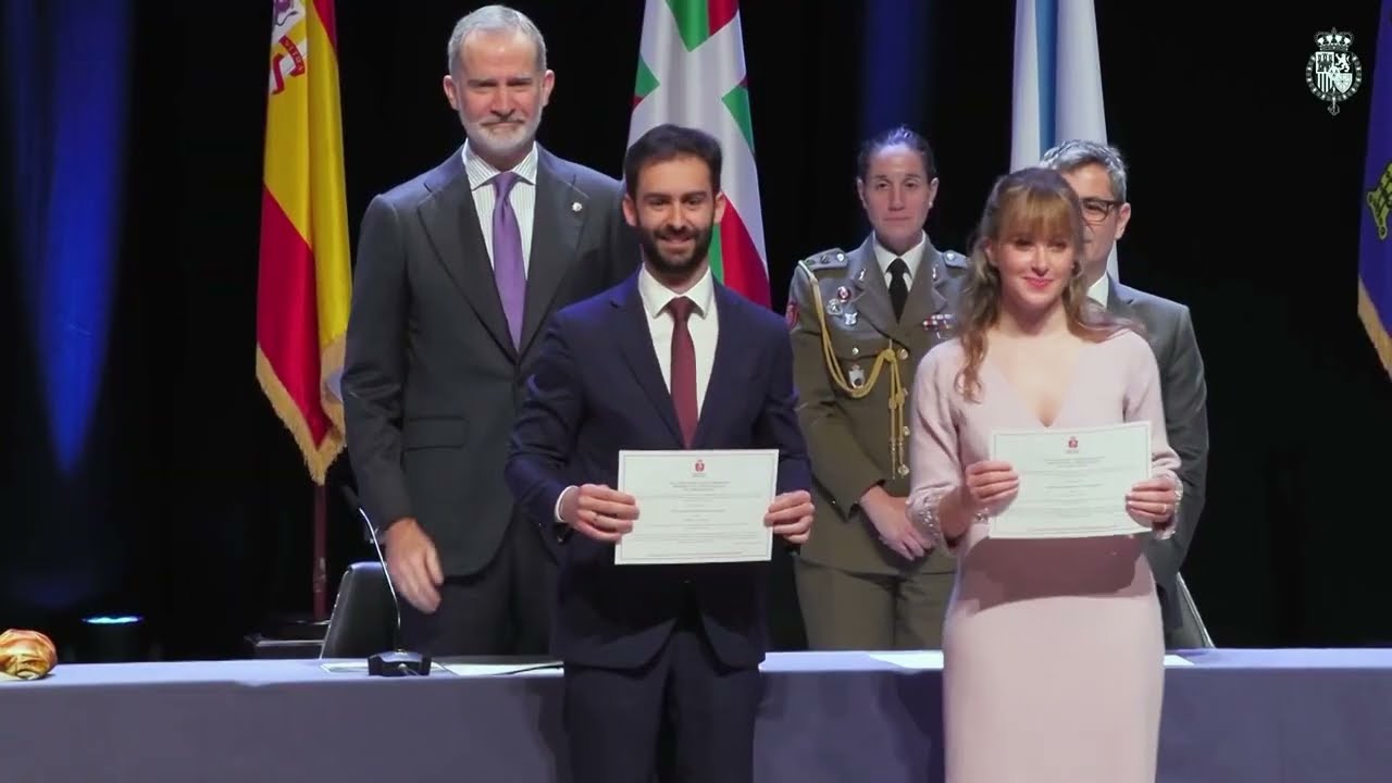 El REY entrega los despachos a los NUEVOS JUECES