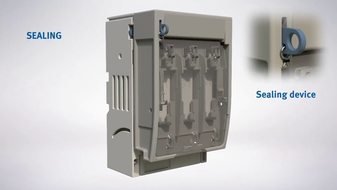 Three pole horizontal design fuse switch disconnector
