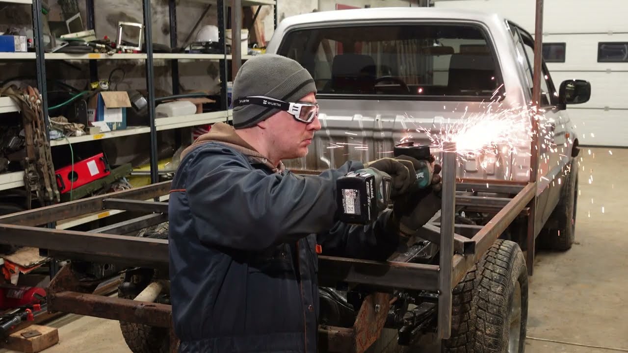 DIY New Flatbed Tray Build Mazda B2500 Ep.2