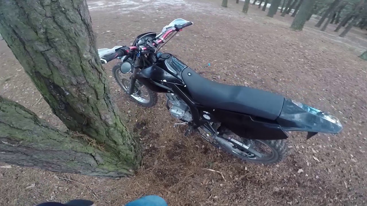 Delikatna Przejażdżka Po Lesie /Derbi Senda 125 Baja