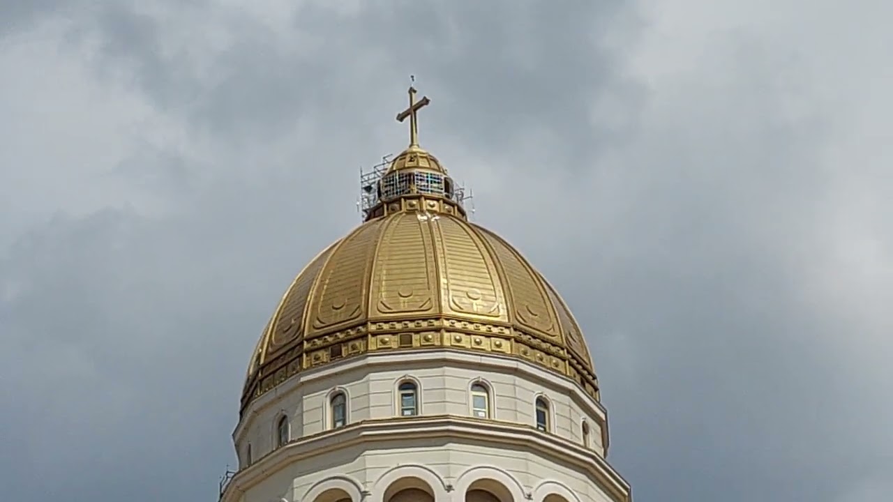 S-a montat crucea de 7 metri pe Catedrala Mântuirii Neamului