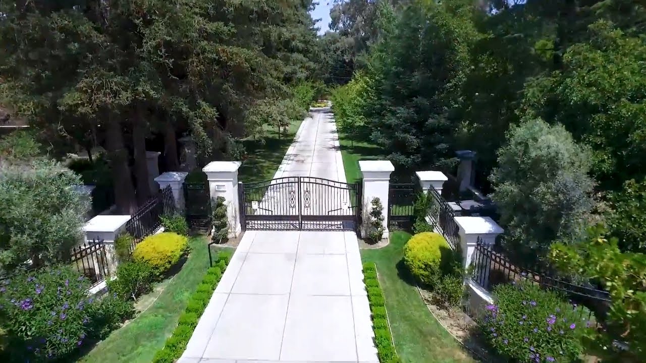 2061 Rockwood Dr., Arden Park, CA