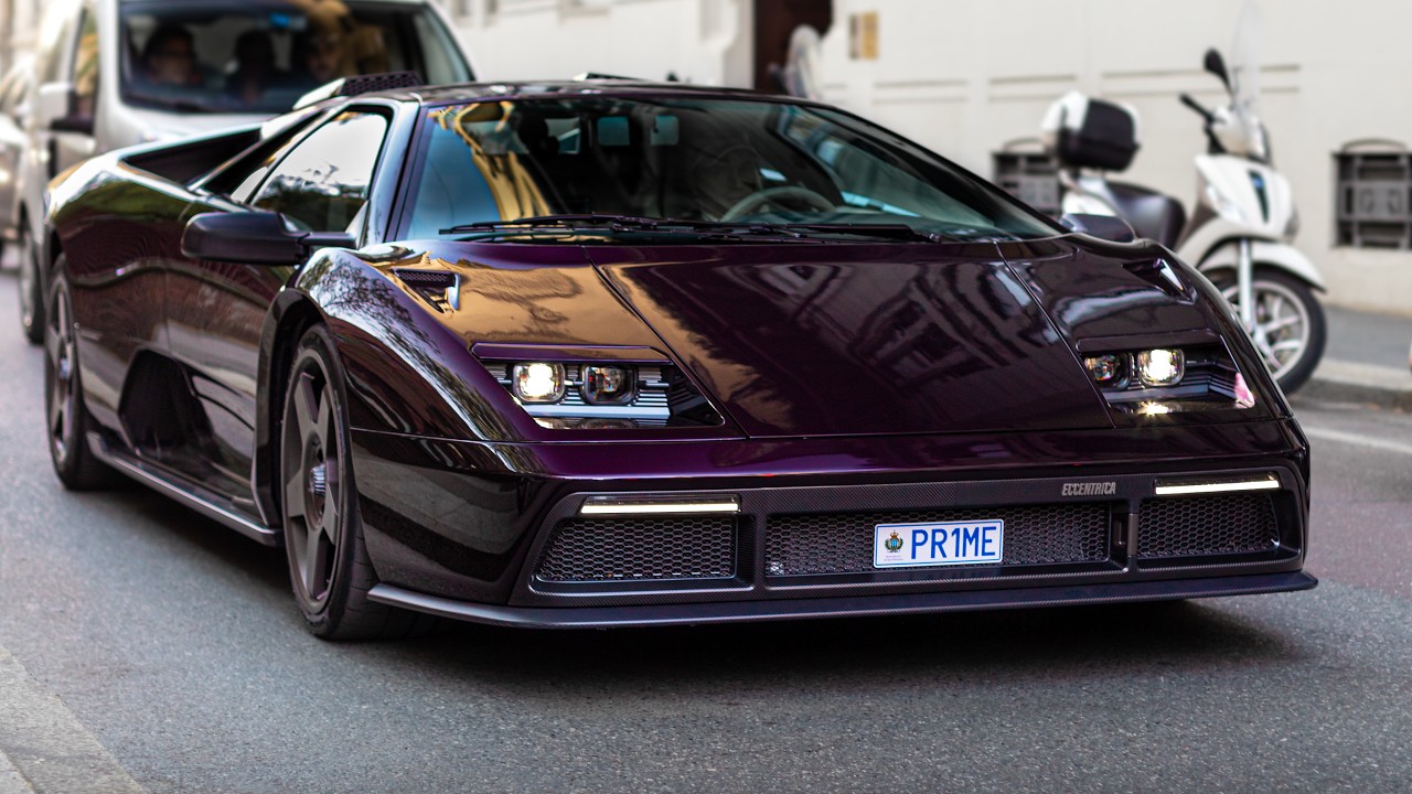 Eccentrica V12 Lamborghini Diablo restomod LOUD Sound, Revs and Driving in Milan!