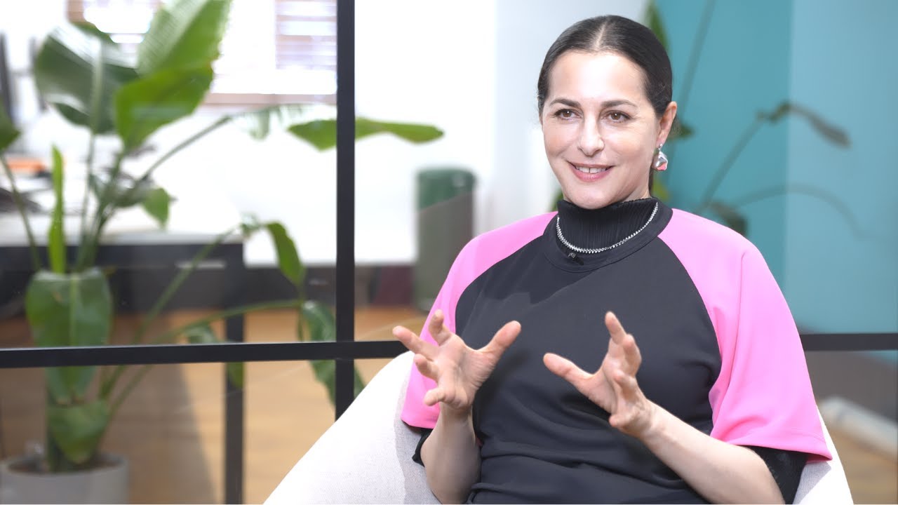 How Amira Casar prepares for the role of the narrator
