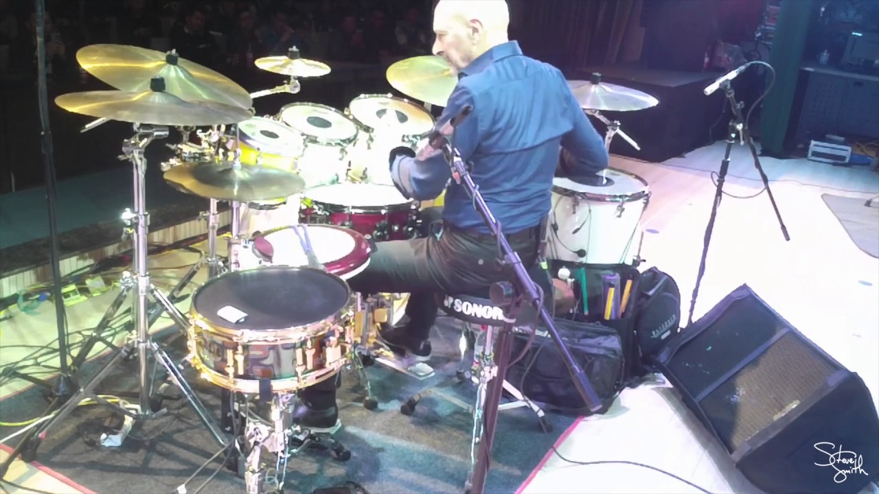 Steve Smith Performs 