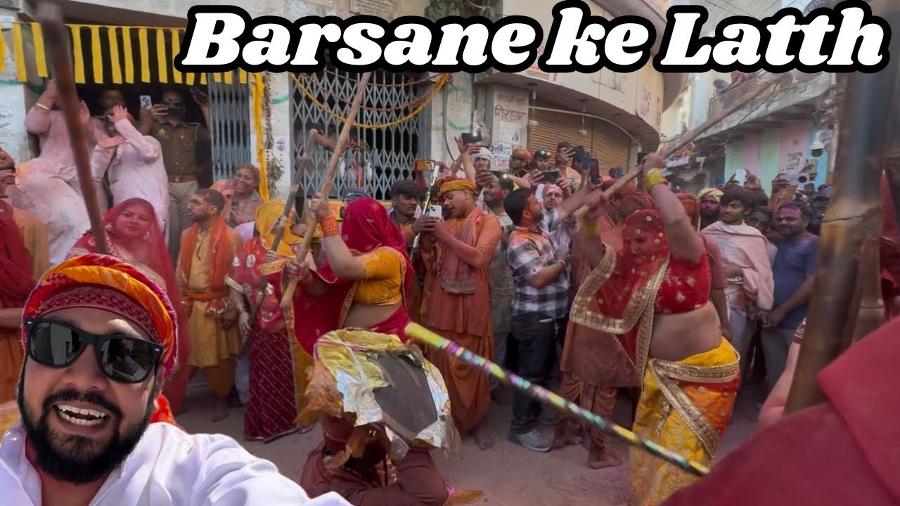 Khatarnak Lath Barsa Diye 😂 | Barsana Latthmar Holi 2025 | World Famous Holi Latthmaar Holi🔥 #holi