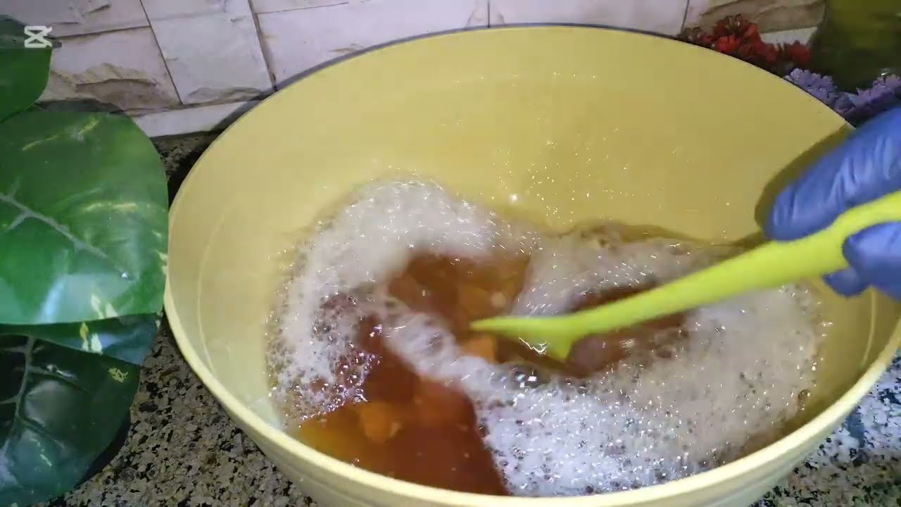لو عندك في البيت عجينة كحول اعملي منها احلي صابون سائل هيكفيكي الشهر كله باذن الله 👍👍👍