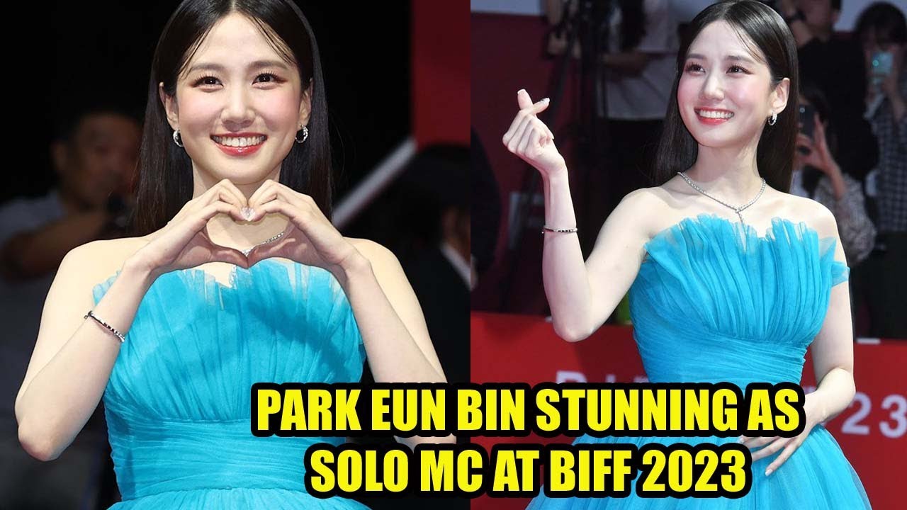 PARK EUN BIN Looks Stunning Walk in Red Carpet Alone in BIFF 2023