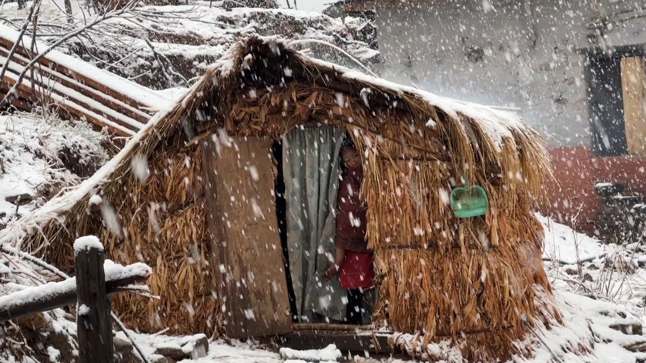 Most Relaxation Himalayan Village Life into The Snow Dolpa Nepal | Cooking And Eating With Snow |