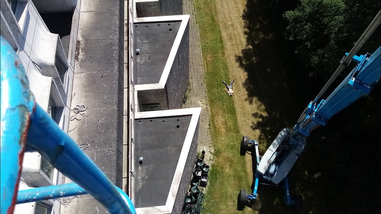 Je teste une nacelles qui monte a 56 mètres de hauteur .