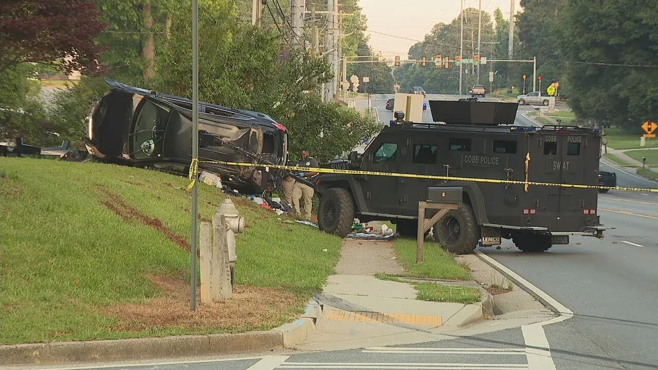Man shot, killed after crashing SUV during traffic stop, Cobb police say