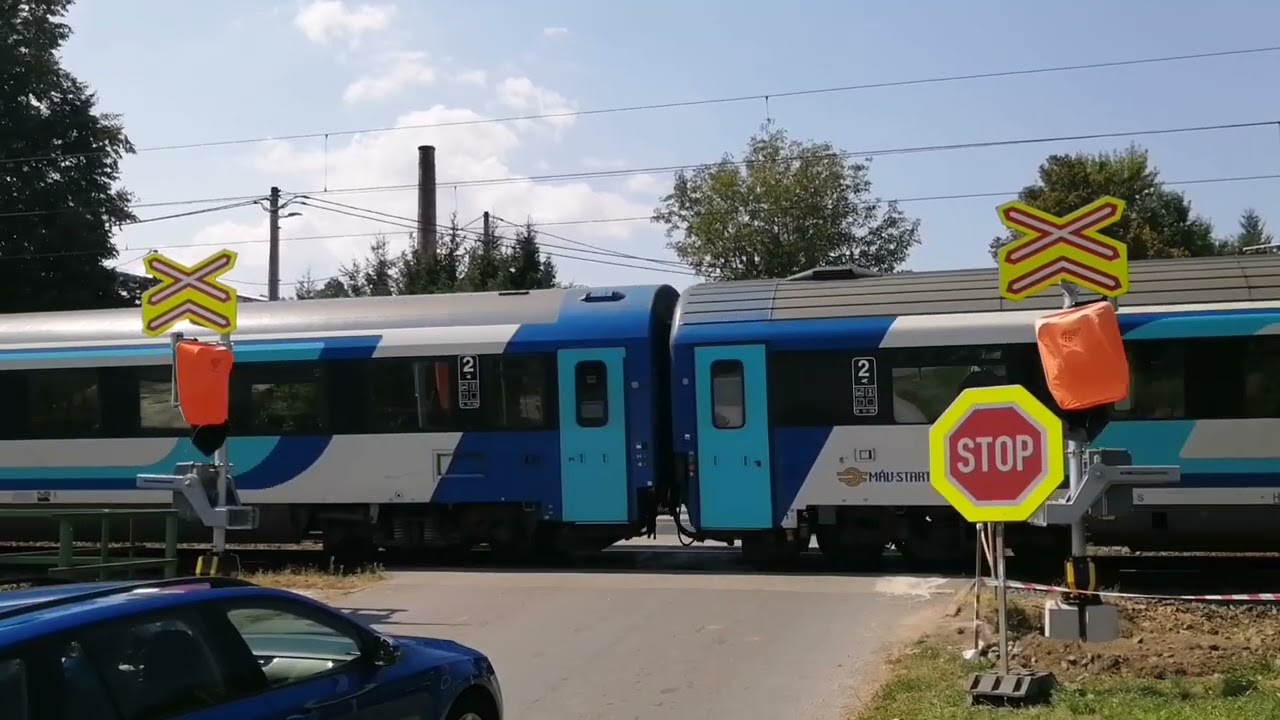 Nefunkční přejezdy Napajedla - houkání a průjezdy vlaků (15. a 18. 8. 2025)