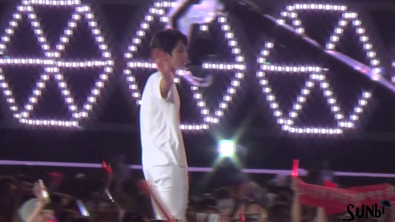 140815 smtown콘서트 엔딩 백현(baekhyun focus)