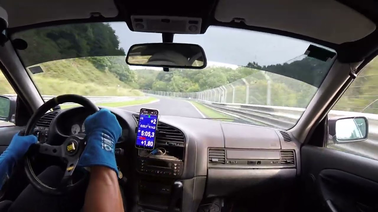 Nurburgring Nordschleife BTG - Fun in my last lap vs 911 Turbo, low traffic and yellow flag