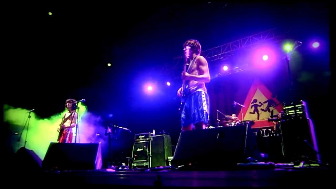 Deep Kick - Get down or laid LIVE @ SCHOOLWAVE 2011 (HD)