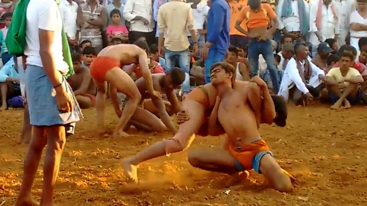 Kusthi 1 (Malla yuddha / Wrestiling) at Aremallapur