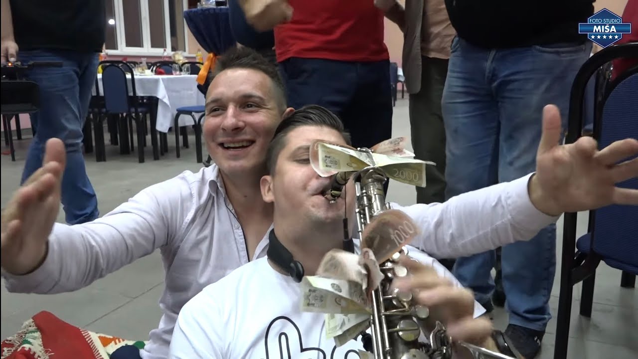 Lavovsko ludilo -Ork.Darka Antića ``LAVOVI``( Milan Strasni,Mica Djilas)-Veliko Krčmare( LIVE )