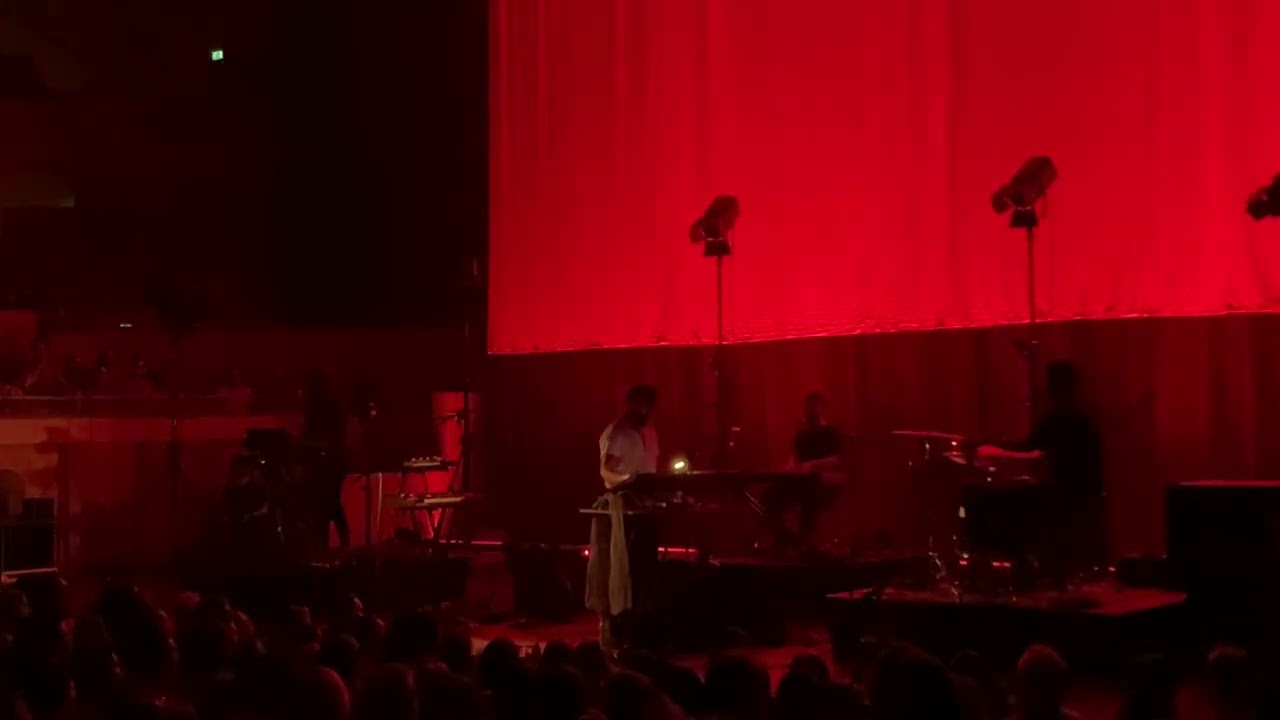 RY X - Spiral - Live at TivoliVredenburg