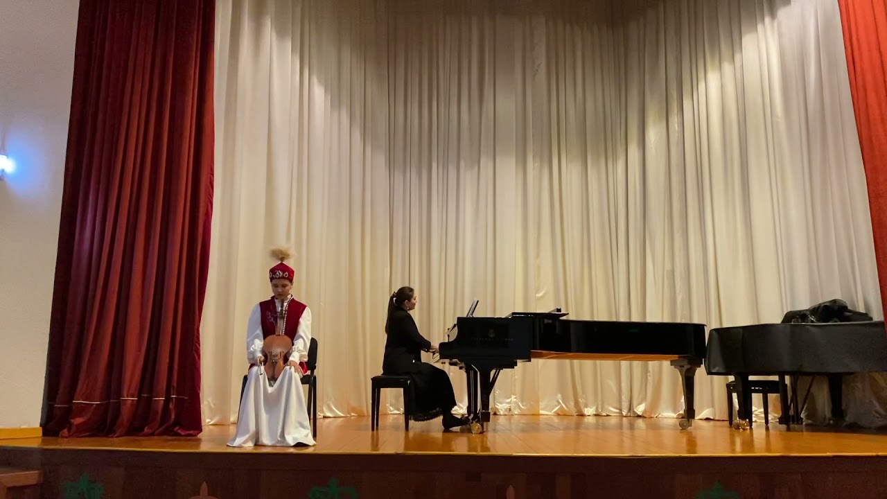 Хуан Ажар  прима кобыз, КазНУИ, Казахстан, народные инструменты