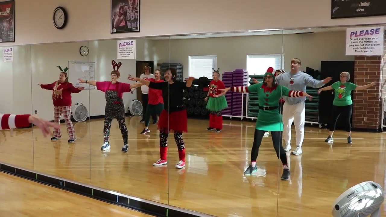 Santa Can't You Hear Me Kelly Clarkson & Ariana Grande #zumbagold