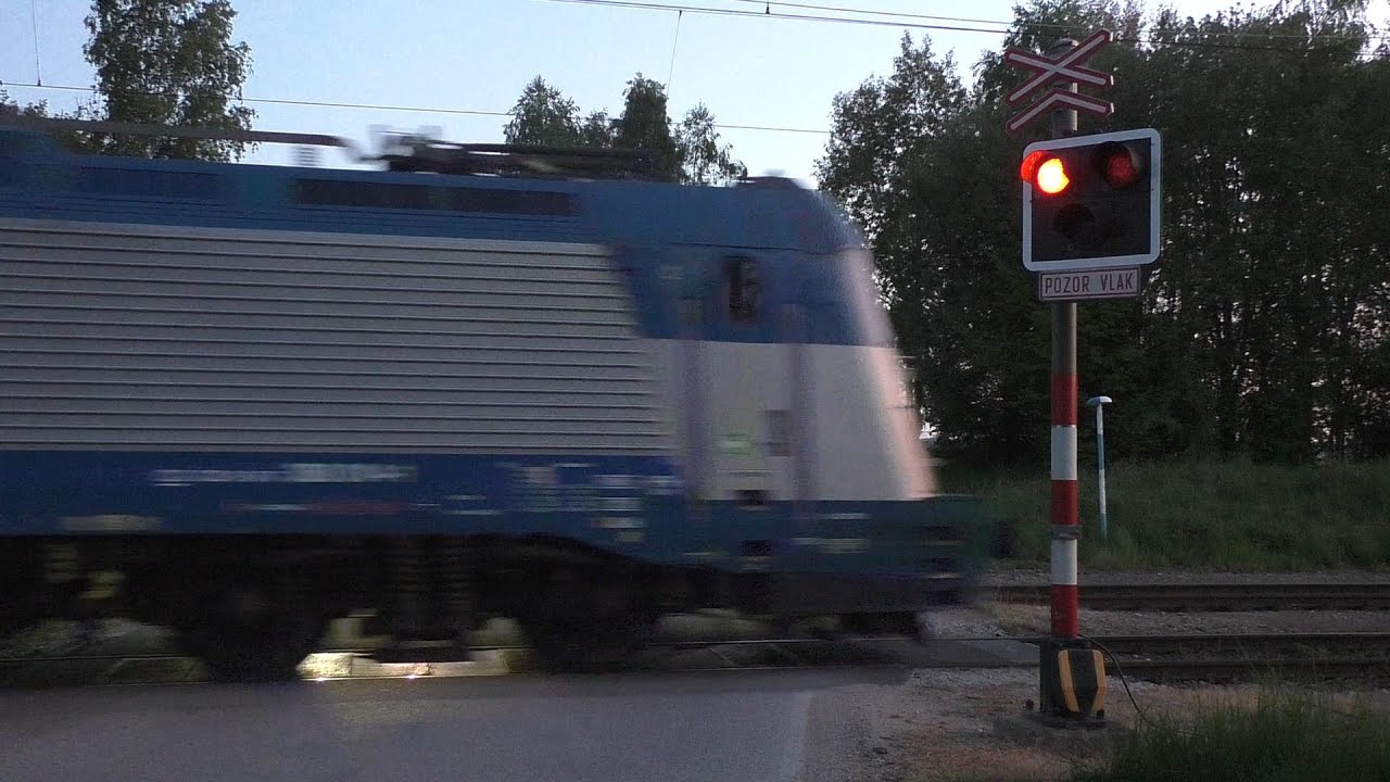Železniční přejezd Velešín - P5566 - 2.5.2025