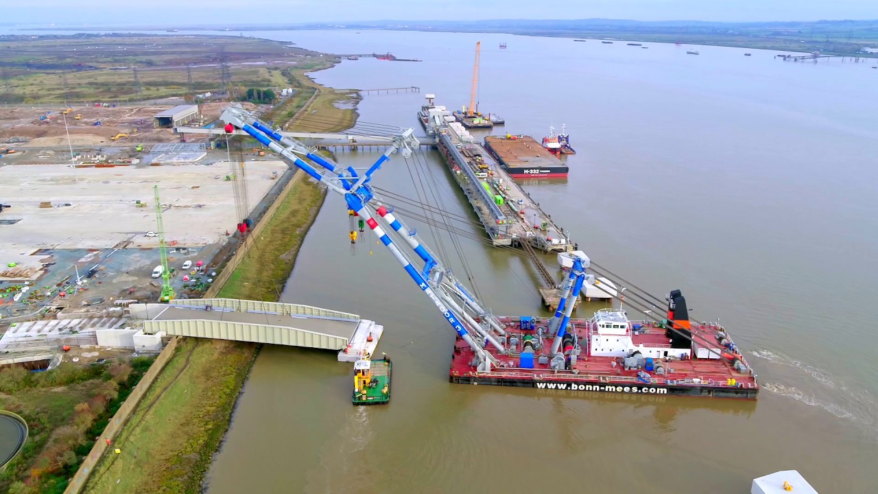 Tilbury2 Approach Bridge installation for Forth Ports