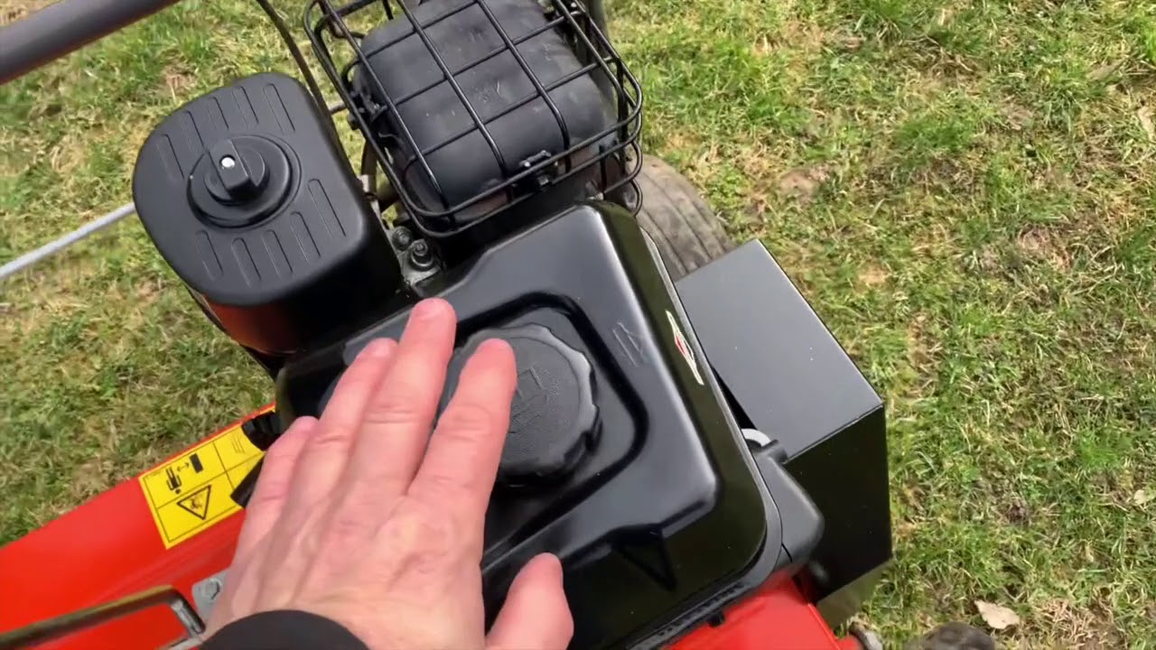 Wertykulacja trawnika i wertukulator Husqvarna S500 PRO
