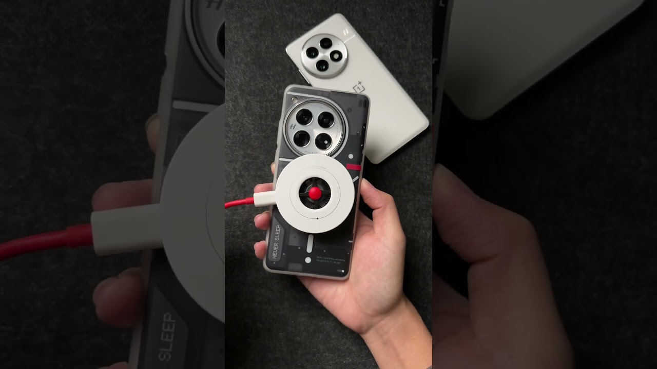OnePlus 50W magnetic turbine wireless charger is paired with OnePlus 12 #shorts