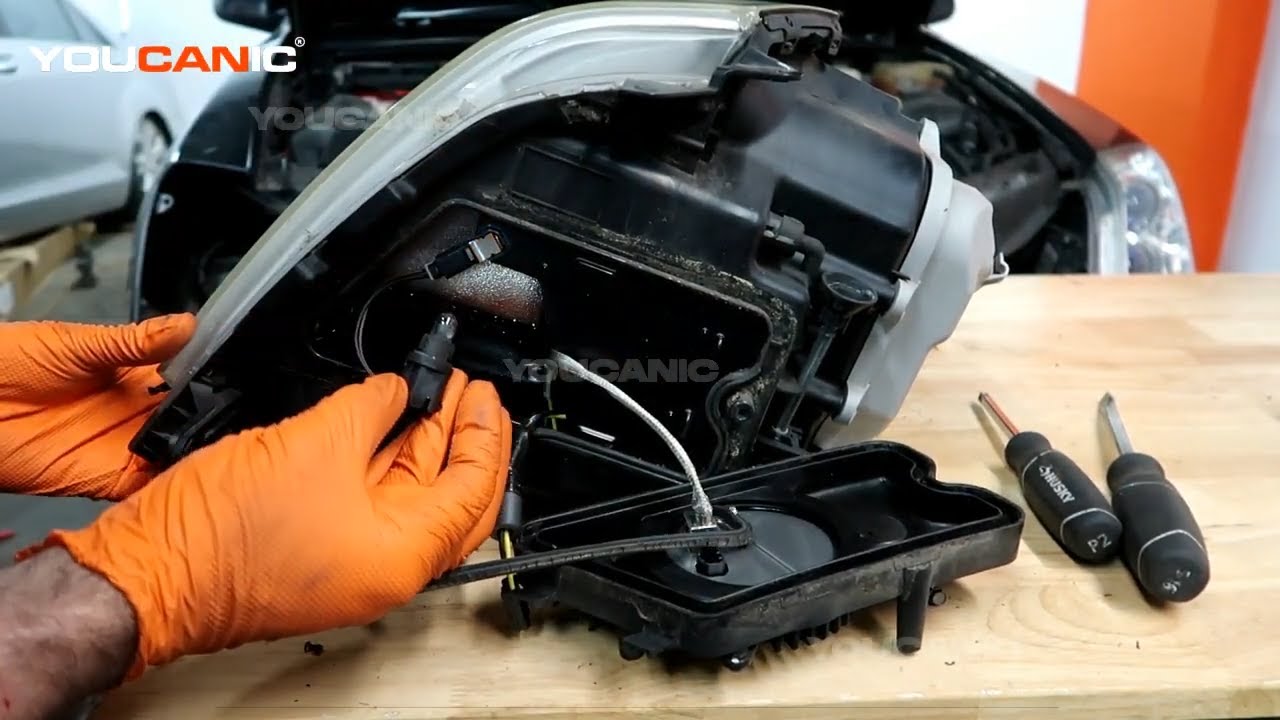 2005-2011 Cadillac STS - Daytime Running Light Bulb Replacement