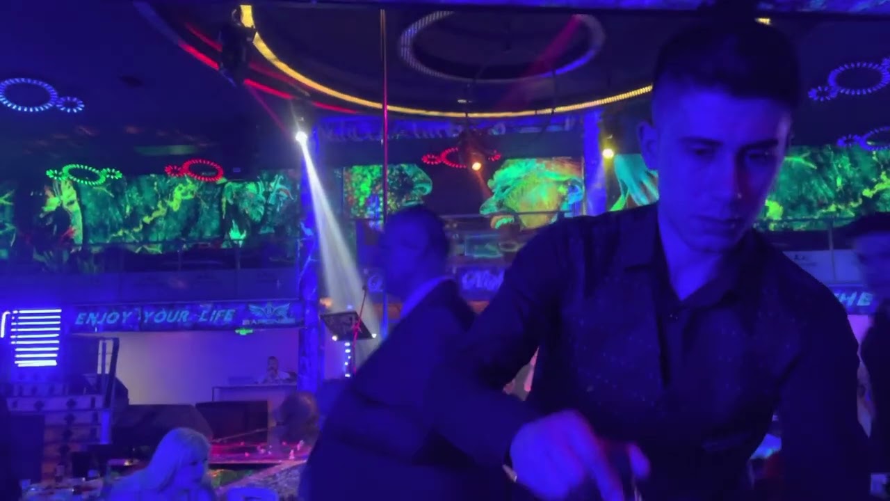 Deniz tan  yalan. / barasones Nighclup menemen