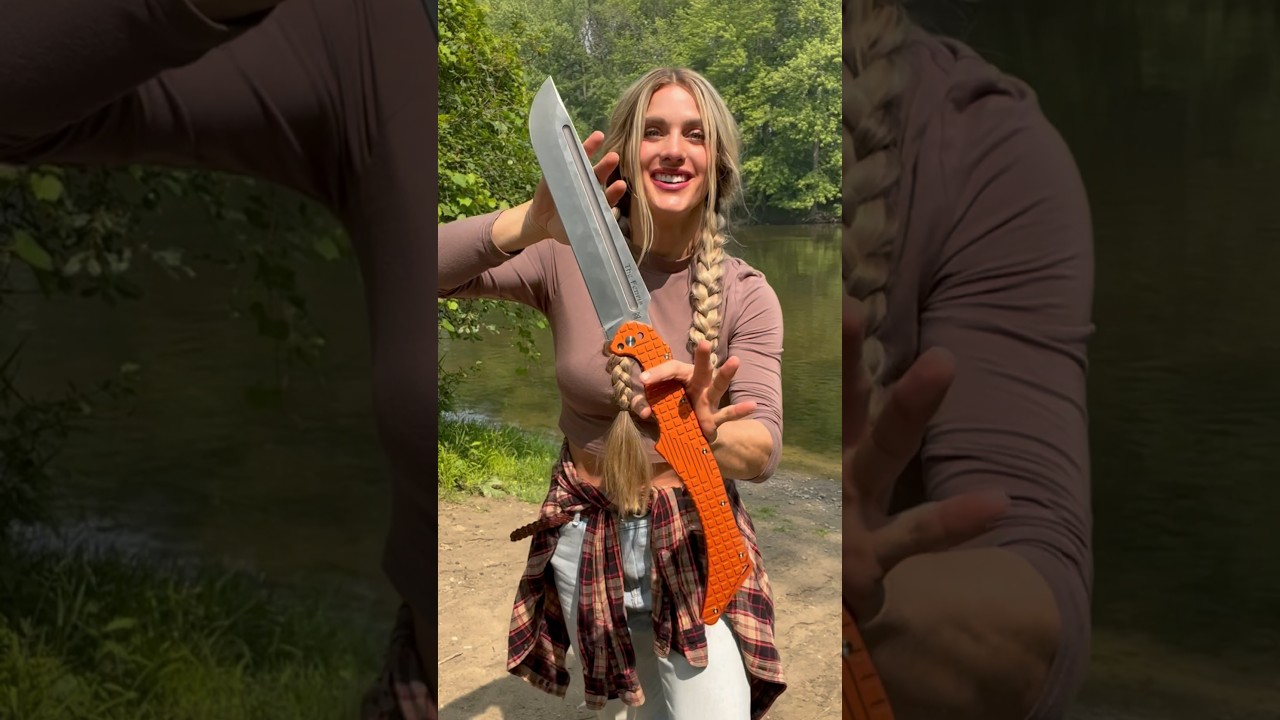 Folding knife weighs 2.5lbs