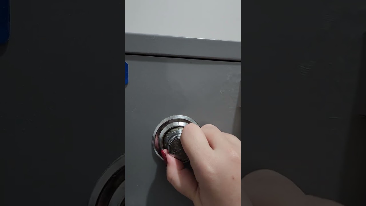 Procedimento de abertura de cofre mec&acirc;nico