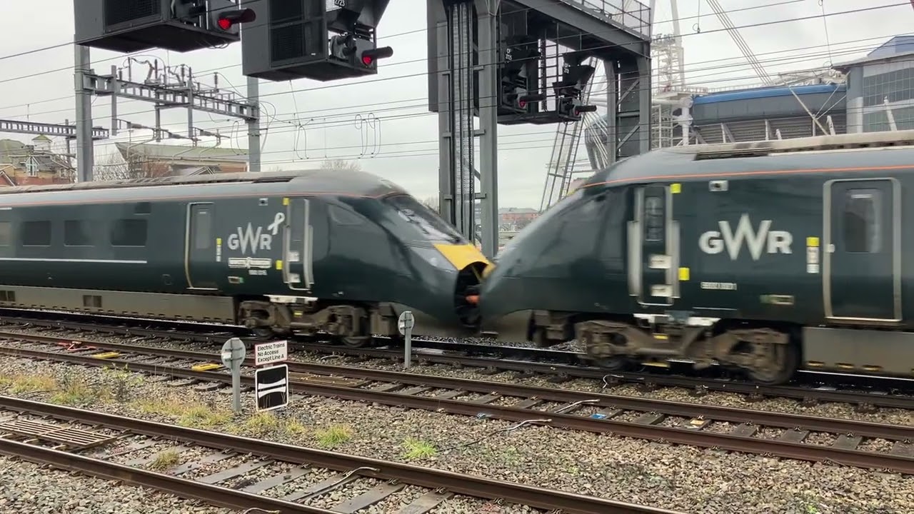 GWR 09:21AM CARMARTHEN TO LONDON PADDINGTON ARRIVING @ CARDIFF CENTRAL PLATFORM 2.