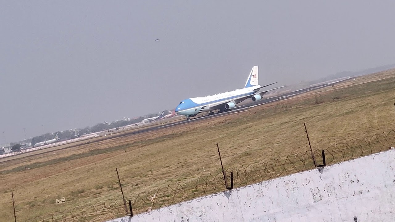 Donald Trump Air Force One Landing at Ahmedabad | Namaste Trump 2020