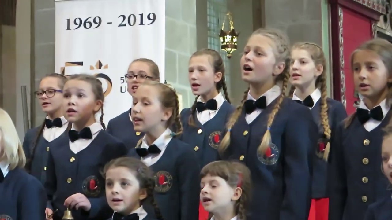 Ave Maria - Otto Fischer, Dziecięcy chór Szczygiełki - dyr. Anna Karwat