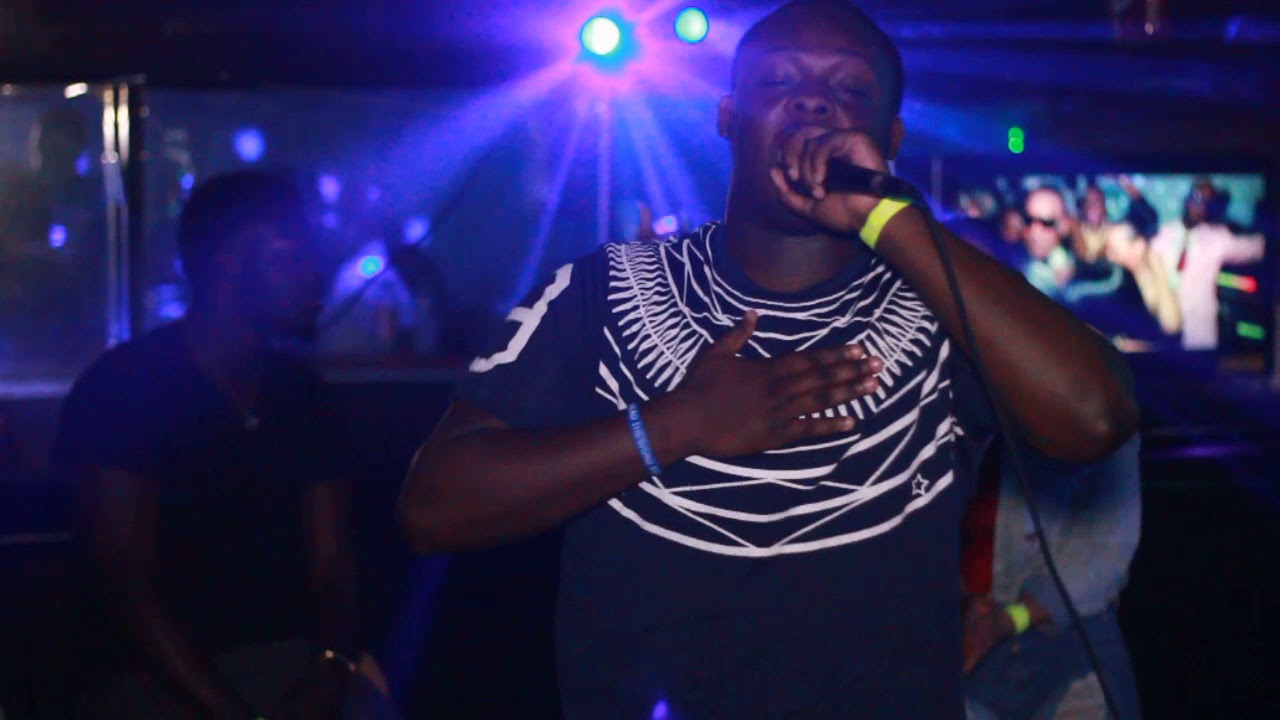 Ynnnate performing at Dusttilldawn