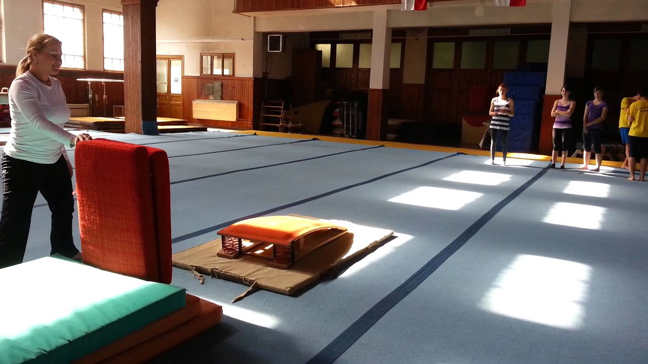 Gymnastika Balkán LS 2014 kotoul letmo 2
