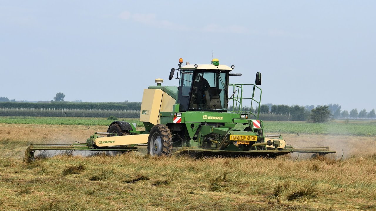 Krone BigM - Loonbedrijf Paridaen - graszaad maaien