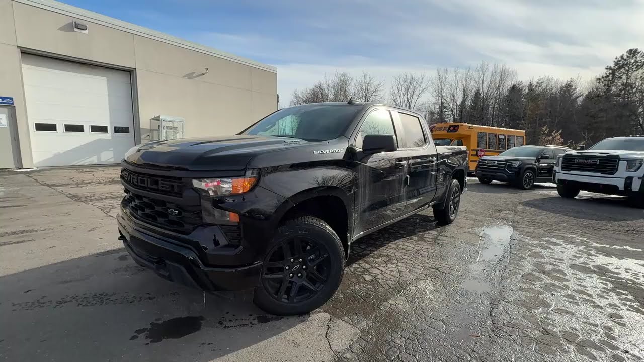 Chevrolet Silverado 1500 Custom 2026