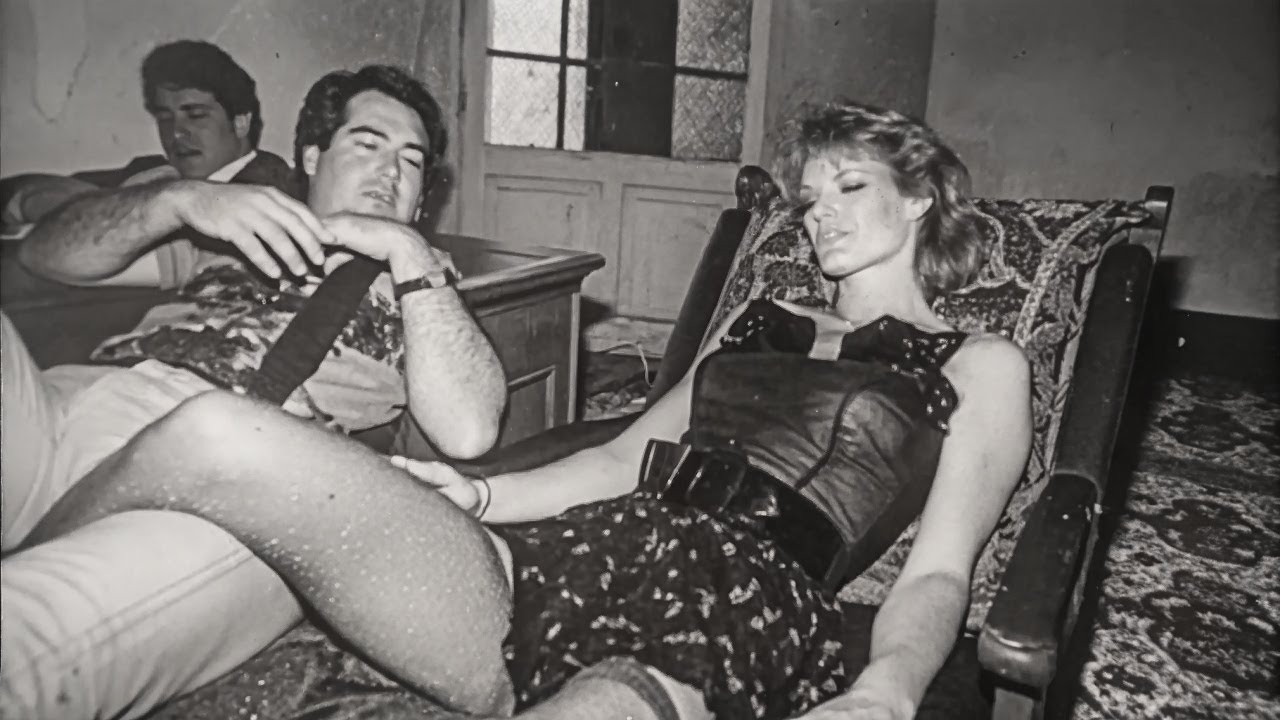 ✨📷 100 Photos Of Famous Actors They Tried To Hide From The Public