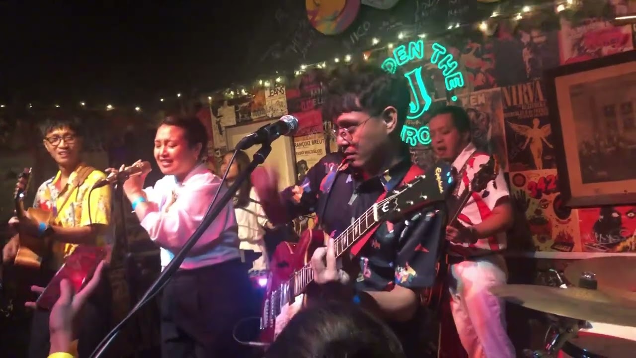 White Shoes & The Couples Company - Roman Ketiga (Live at Duck Down Bar, Jakarta 12/12/2022)