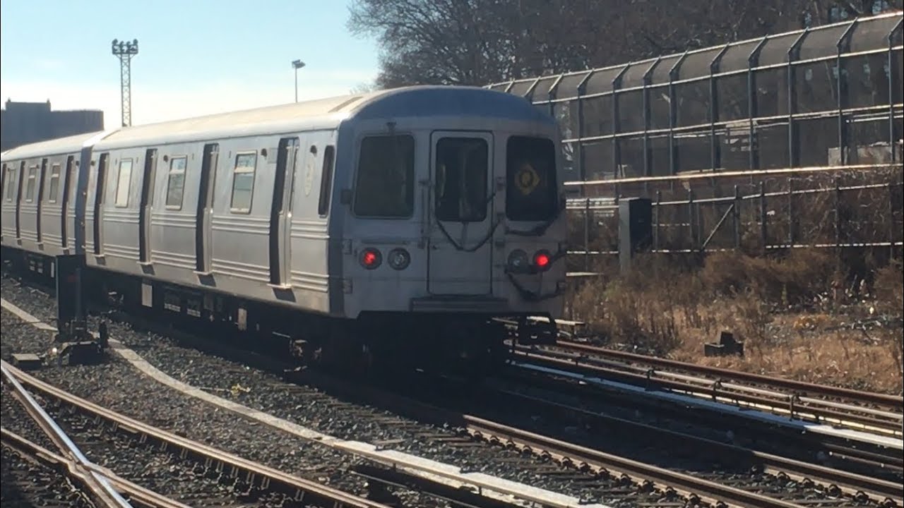 BMT Sea Beach Line: (D) (N) (Q) (W) Local /Express Trains @ Gravesend-86th St (R46, R68, R68A, R160)
