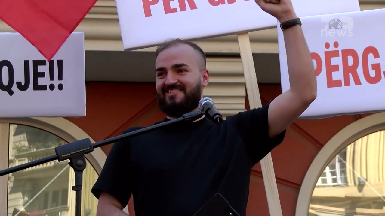 Top News- Rreth 2 or&euml;, student&euml;t protest&euml; n&euml; Shkup, k&euml;rkojn&euml; q&euml; provimet t&rsquo;i japin n&euml; gjuh&euml;n shqipe
