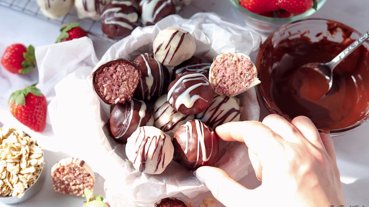 Easy Strawberry Chocolates With Oats. Only 5 Ingredients! (No Bake)