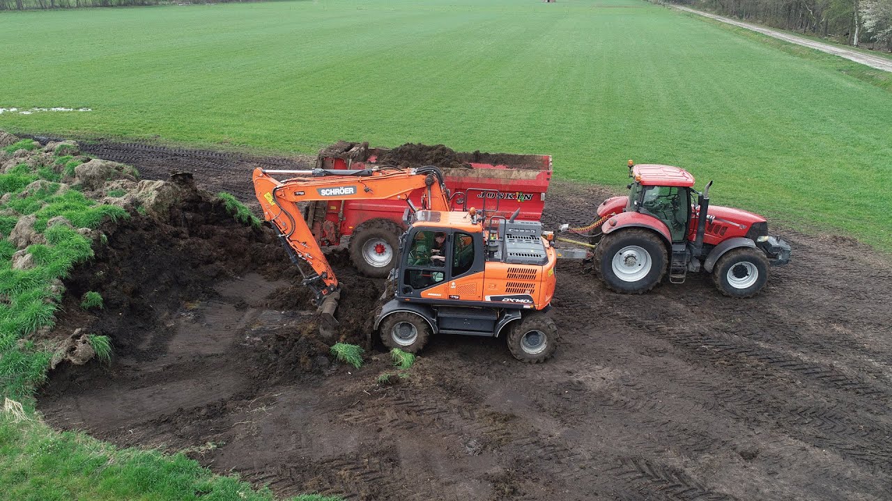 Compost strooien met Veelers Agra Service