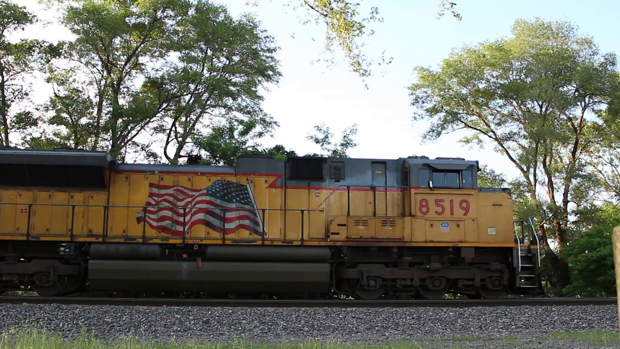 UP SD70ACE Locomotive Auto-start.