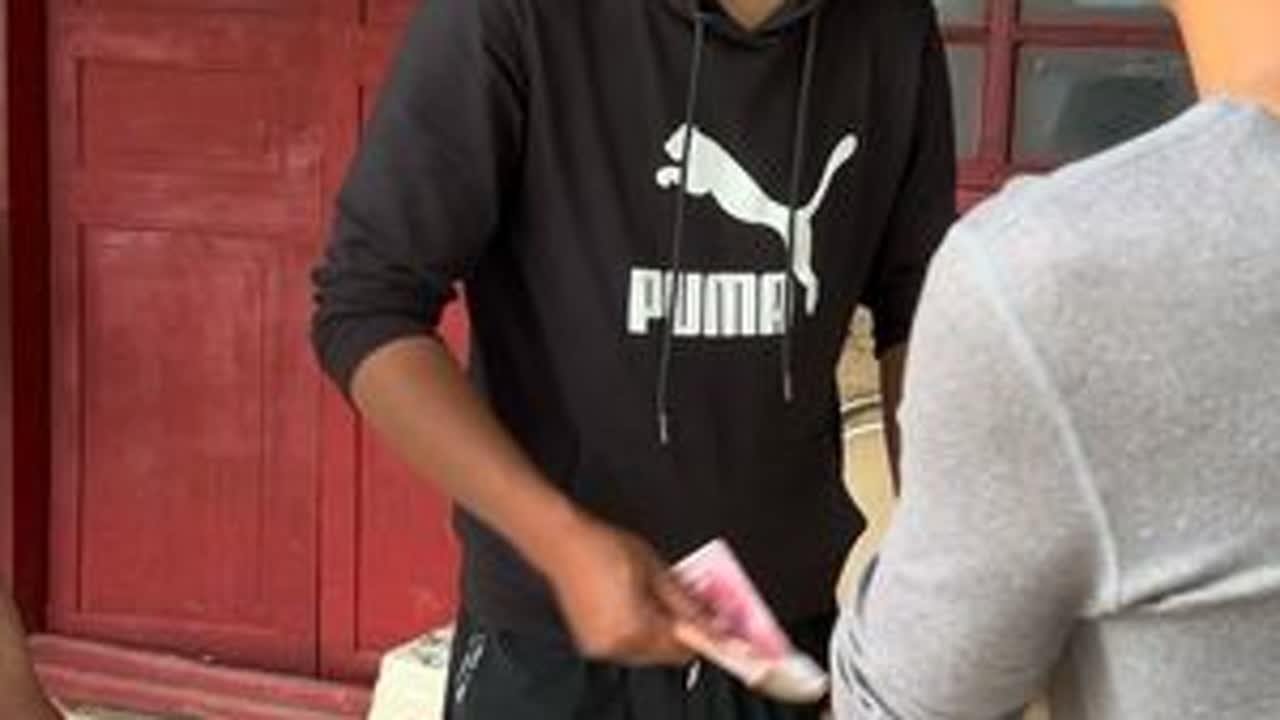 兄弟，你能不能去找点事情做？不要去赌了，难道你不知道十赌九诈吗，我帮得了你一时帮不了你一世，我是人，我不是神，#农村生活 #乡村剧 #乡村新农人