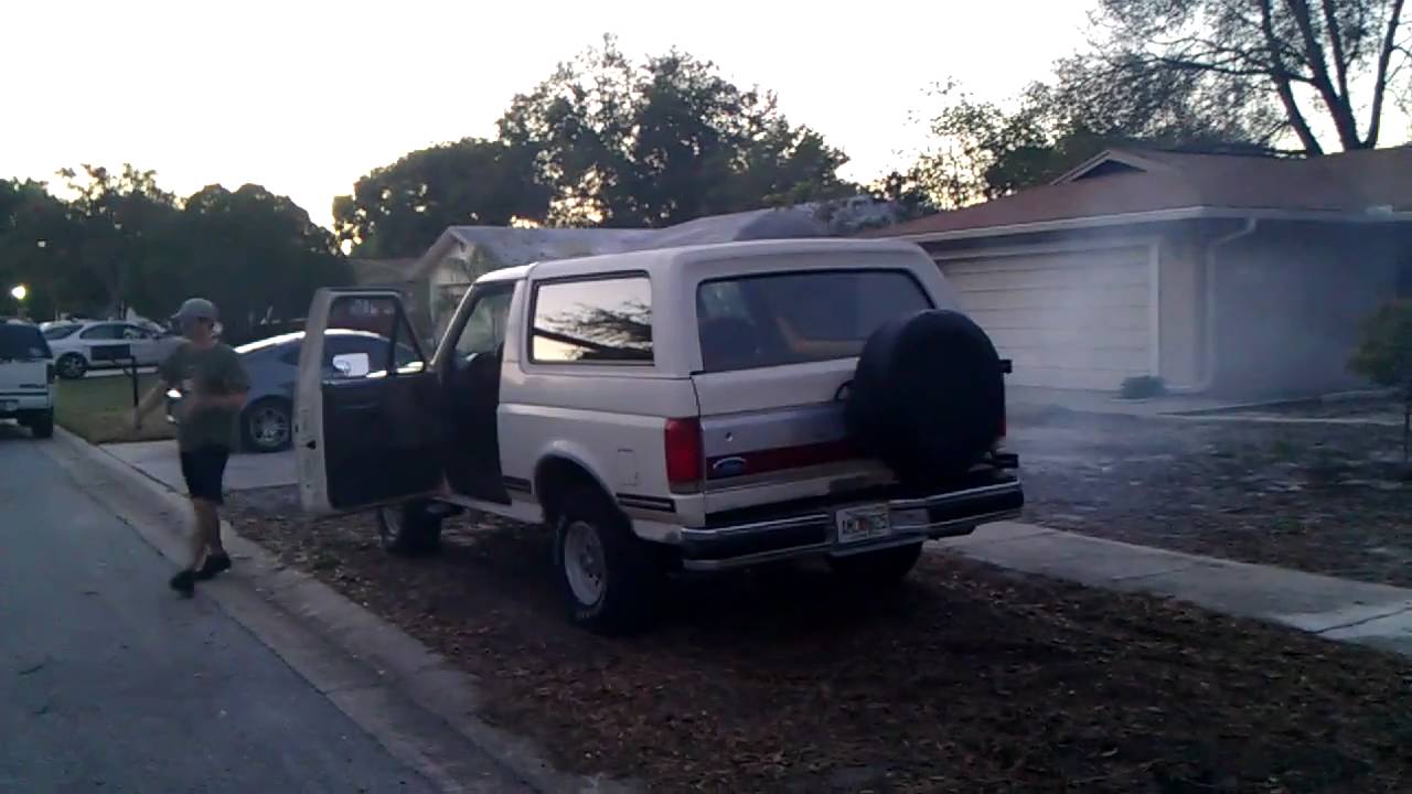 Fullsize bronco seafoam 193k miles.